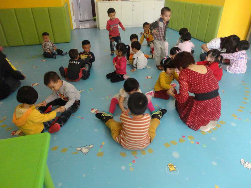 溶劑網(wǎng)帶打印機(jī)解決兒童pvc地板個(gè)性化需求