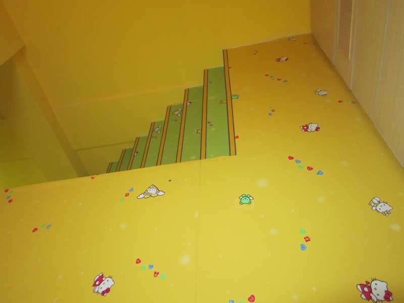 江蘇兒童塑膠地板 江蘇鎮(zhèn)江艾迪兒國(guó)際親子早教中心兒童地板