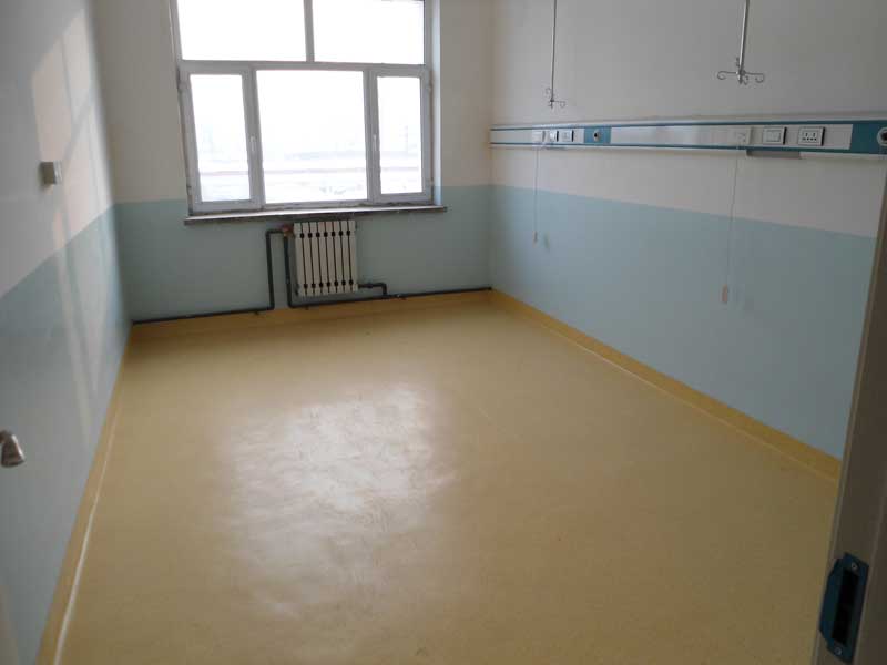 醫(yī)院地板膠鋪裝效果圖 同質(zhì)透心結(jié)構(gòu)醫(yī)院地板膠值得你選擇