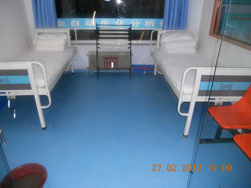 醫院塑膠地板效果圖 醫院手術室的地板材料怎么選