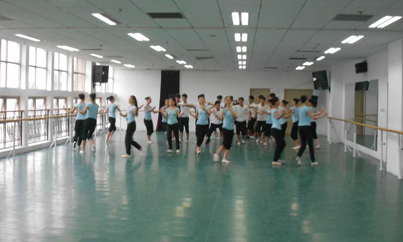 選擇舞蹈地板誤區(qū)之“軟的等于好的”